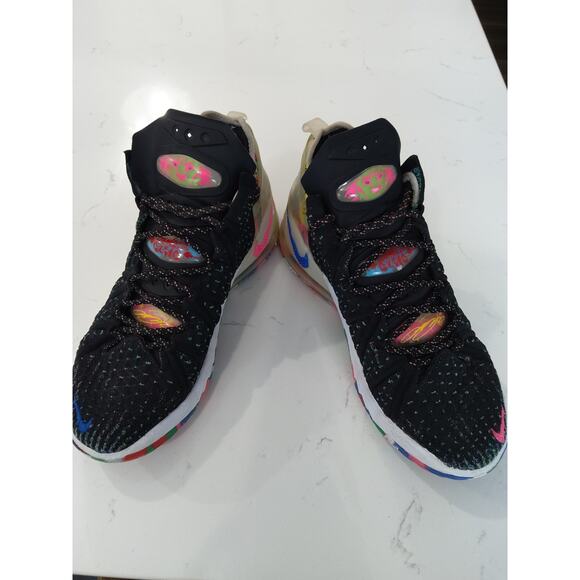 🔥 Nike LeBron XVlll 18 James Gang basketball  SneakerBlk/pink Sz8.5 - Picture 3 of 12